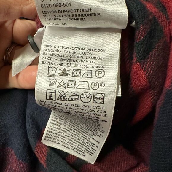 Levi’s men’s flannel red and navy medium - Picture 4 of 6